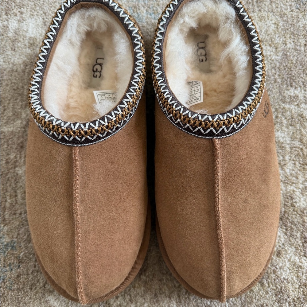 UGG Tasman in Chestnut/Tan Suede, never worn!